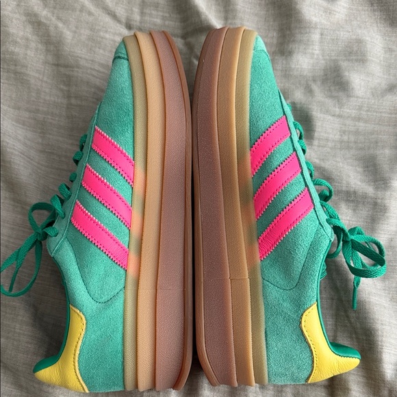 Adidas Women's Gazelle Platform Sneakers. - Picture 4 of 6